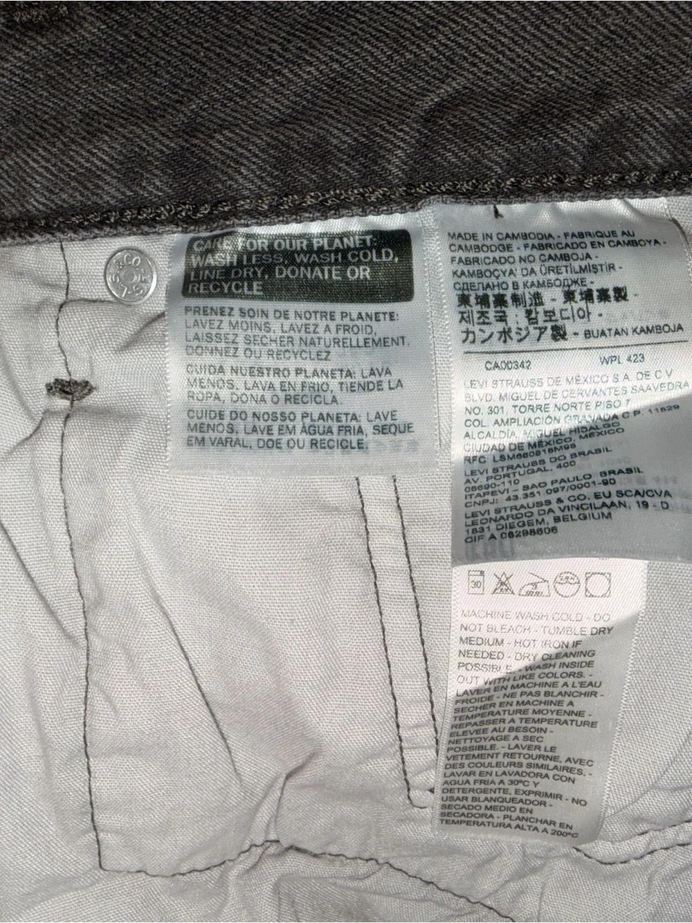 Levi's Black Relaxed Fit Men's Jeans